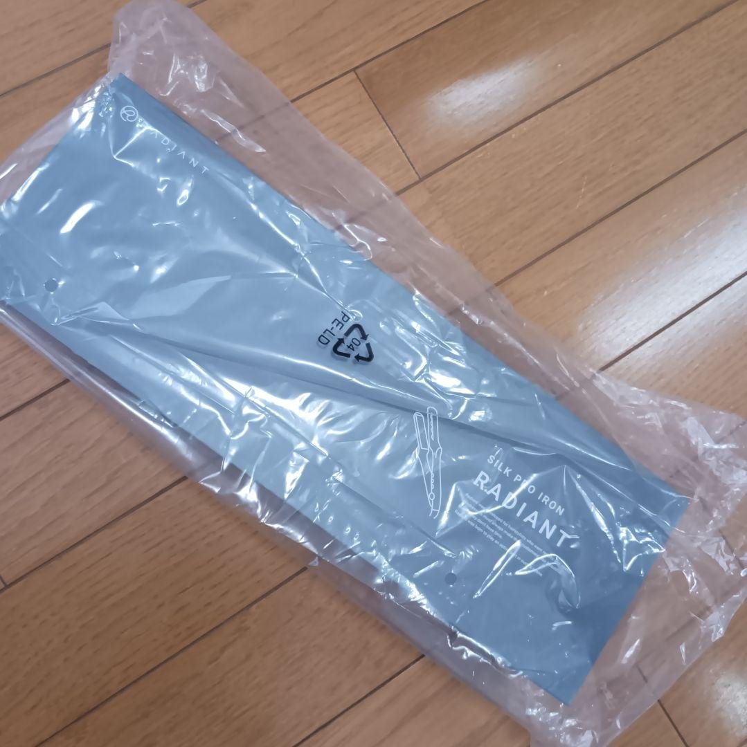 新品未使用★ラディアントストレートヘアアイロン グロッシーブラック 28ミリ 新品未使用☆ラディアントストレートヘアアイロン グロッシーブラック